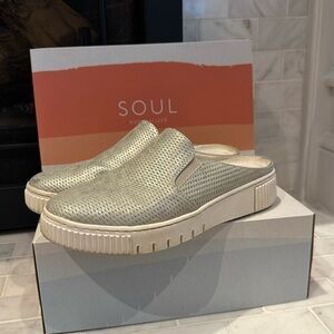 Silver mules by Soul naturalizer